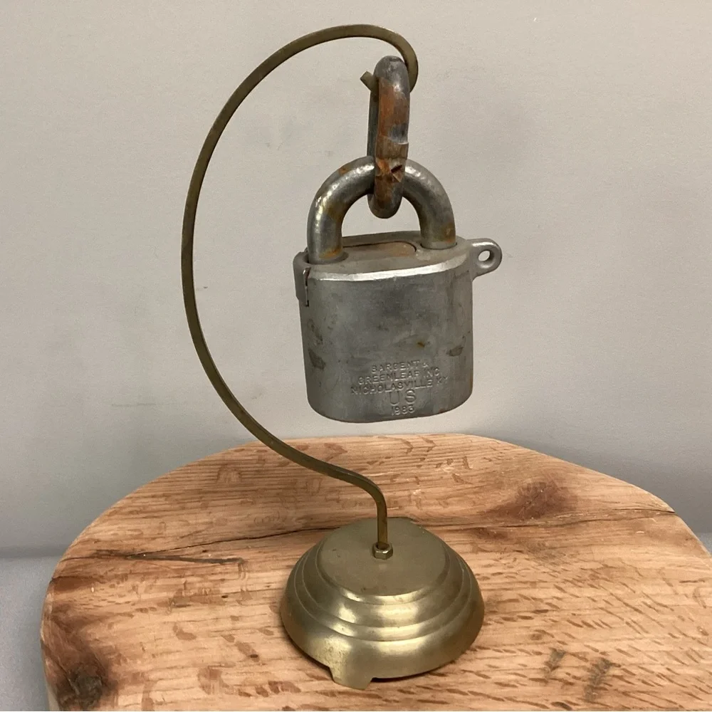 Vintage - Sargent & Greenleaf Inc. 1983 Padlock - Huge & Heavy - Collectible - Picture 2 of 13
